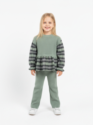 سوت تريكو بناتي أخضر فاتح Peplum – ملابس أطفال بنات شتوية أنيقة