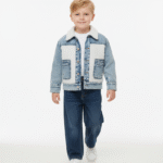 جاكيت جينز مبطن بالفرو أزرق فاتح أولادي – ملابس أطفال شتوية أنيقة 2026