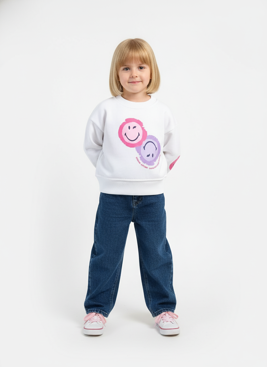 Girls Cotton Sweatshirt with Smiley Print | سويت شيرت بناتي - الصورة 2
