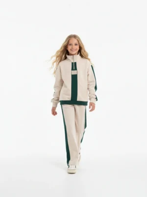 سوت شتوي بناتي رياضي من قطعتين بلون بيج وأخضر بتصميم Color Block