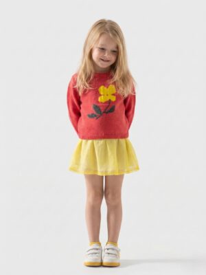 دريس بناتي شتوي كنزة صوفية بلون أحمر مع طبعة زهرة صفراء