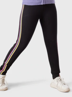 ليجن بناتي شتوي باللون الأسود. يتميز بخطوط طولية ملونة (قوس قزح) على الجانب.