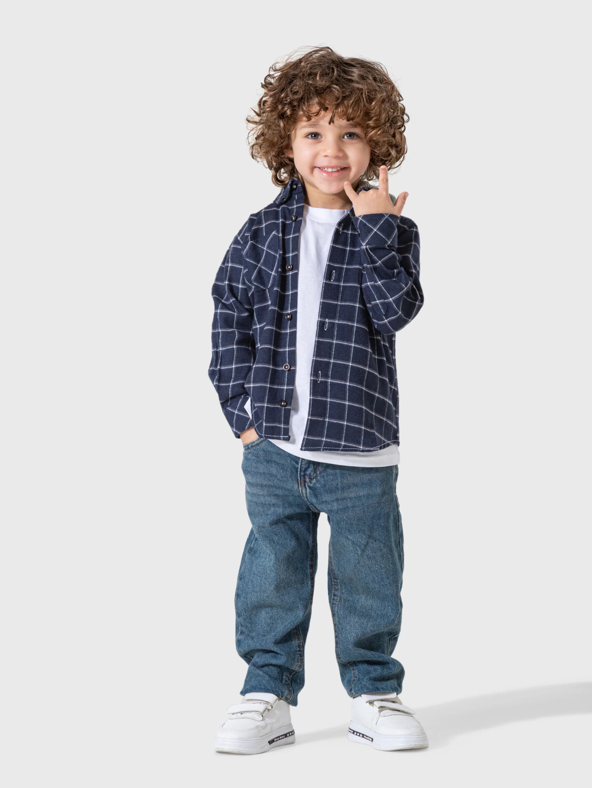 قميص كاروهات كحلي أولادي – ملابس أطفال خريفية أنيقة