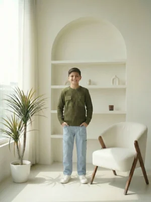 بلوفر أولادي زيتي بجيوب – ملابس أطفال شتوي كاجوال