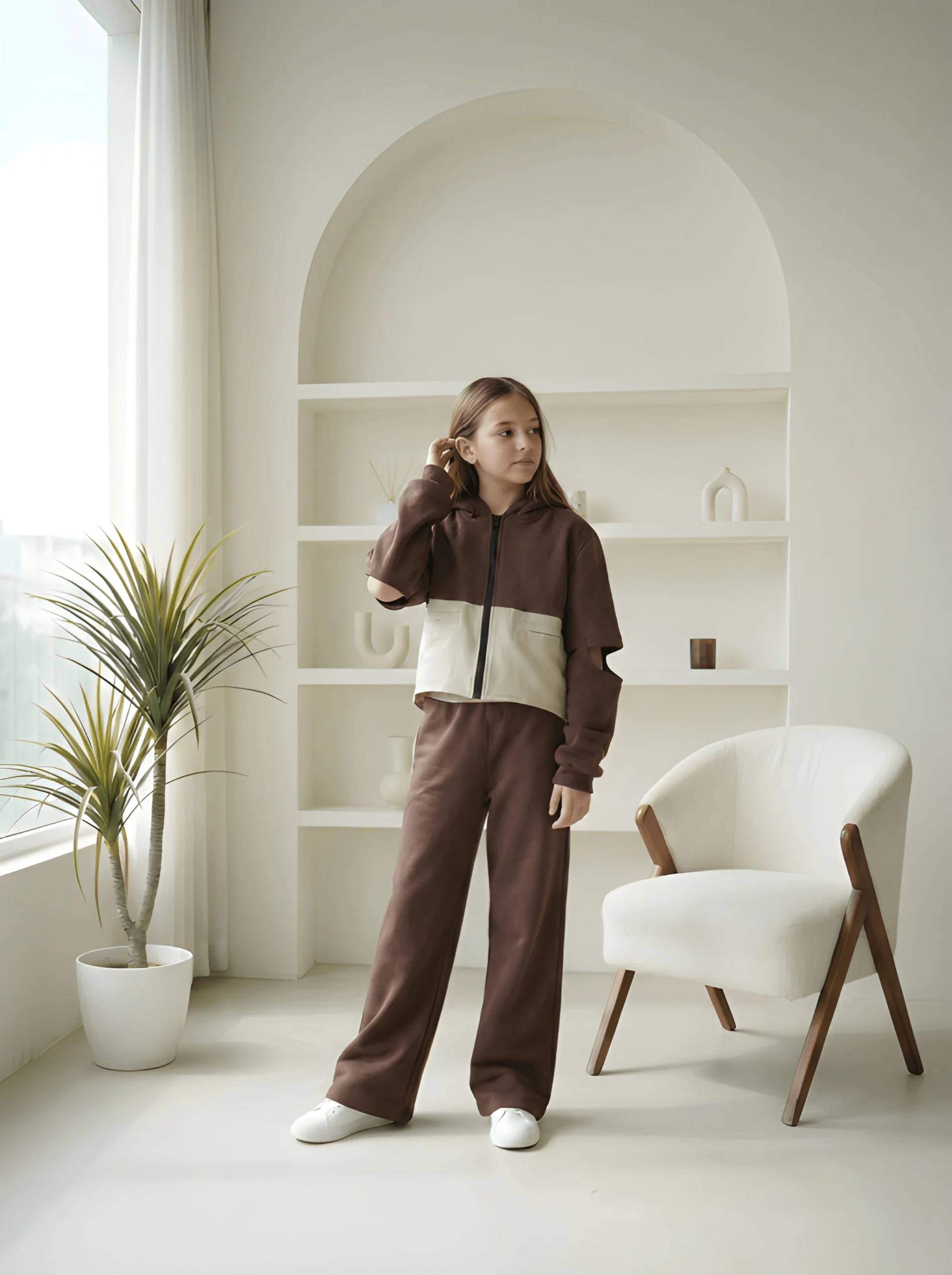 سوت بناتي خريفي بني وبيج قطعتين – ملابس أطفال بنات خروج