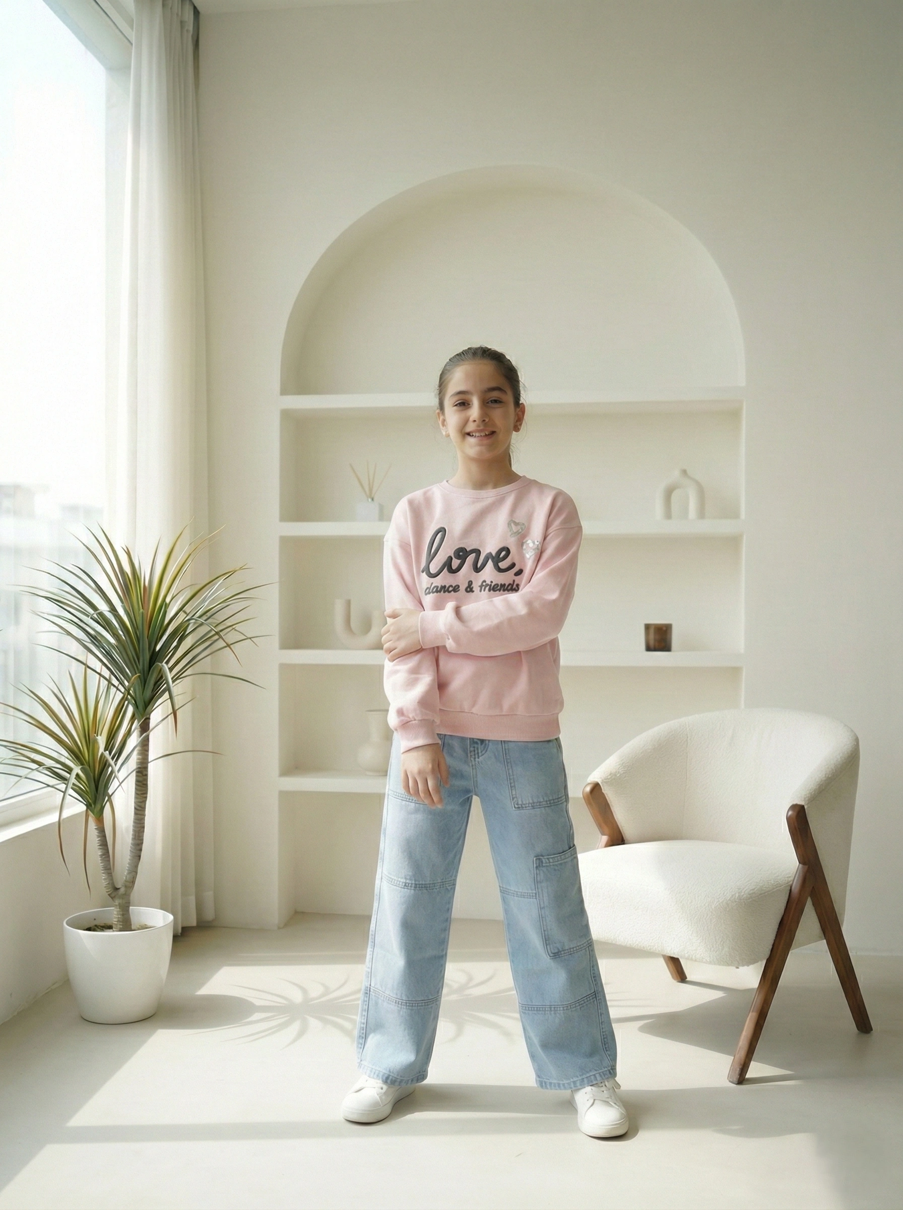 سويت شيرت وردي Love بناتي – ملابس أطفال بنات شتوي أنيق