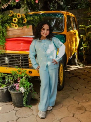 طقم تريكو لبني بناتي - ملابس أطفال بنات خروج شتوي