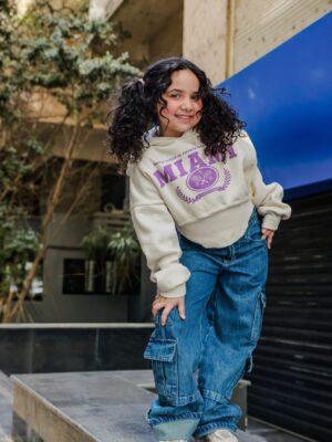 هودي كريمي بناتي بطبعة بنفسجية – ملابس أطفال بنات خروج شتوي