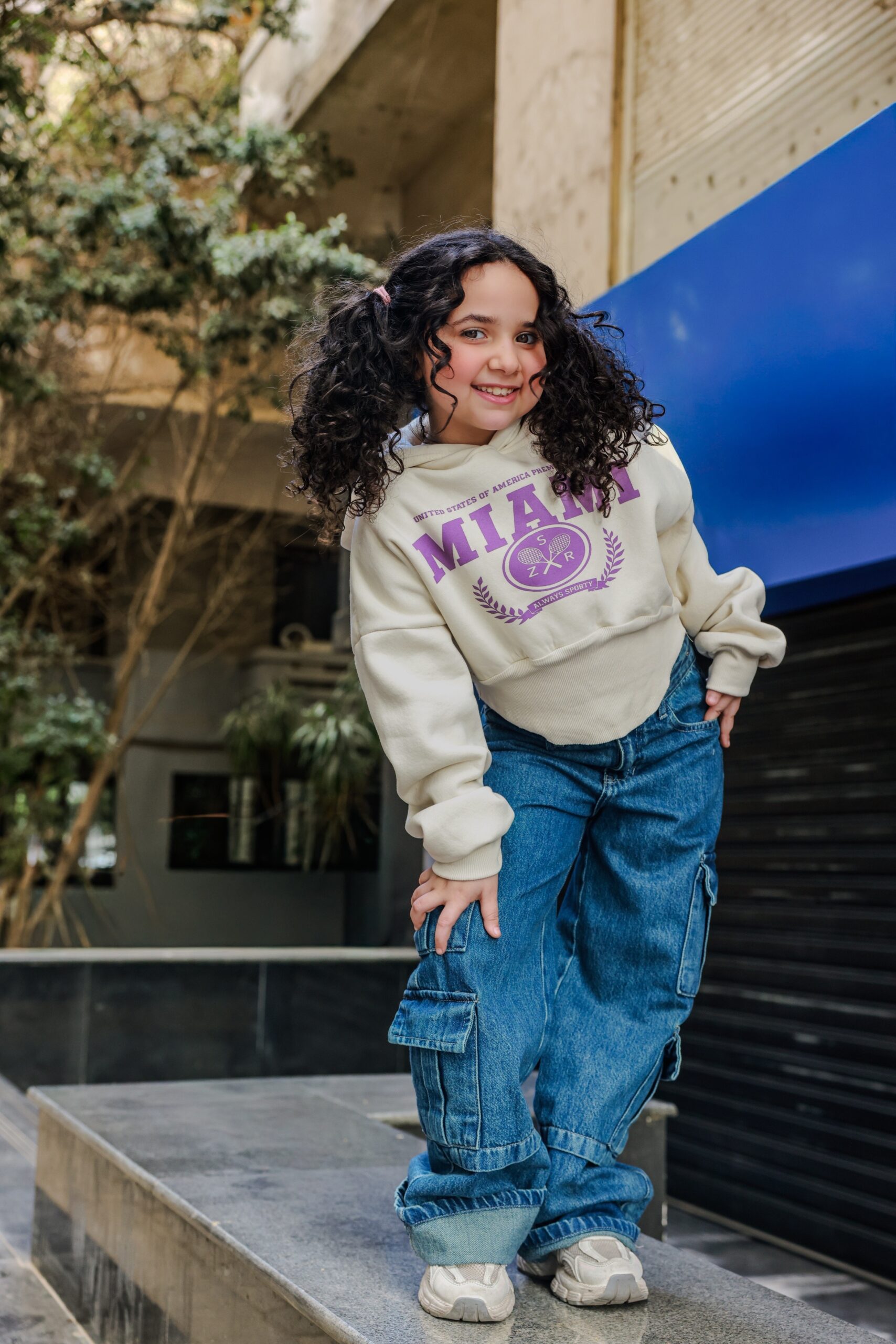 هودي كريمي بناتي بطبعة بنفسجية – ملابس أطفال بنات خروج شتوي