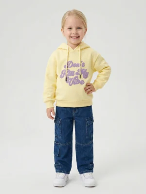 سويت شيرت هودي بناتي أصفر – ملابس أطفال شتوي موديل 2026