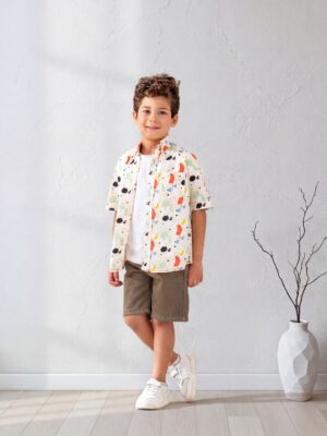 قميص صيفي أولادي أبيض مطبوع – ملابس أطفال خروج صيفية