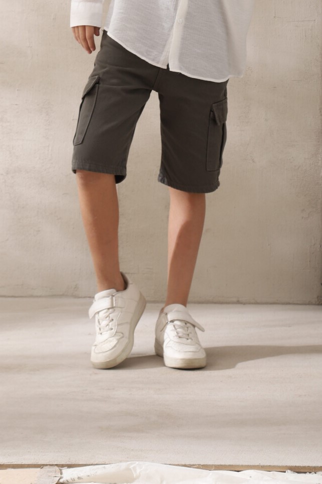 شورت كارجو أولادي زيتوني – ملابس أطفال صيفية كاجوال