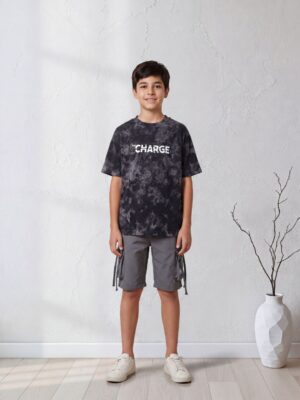 تيشيرت أولادي تاي داي أسود ورمادي – ملابس أطفال صيفية