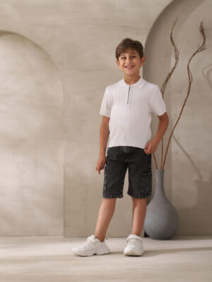 تيشيرت بولو أولادي أبيض بسحاب – ملابس أطفال صيفي فخمة