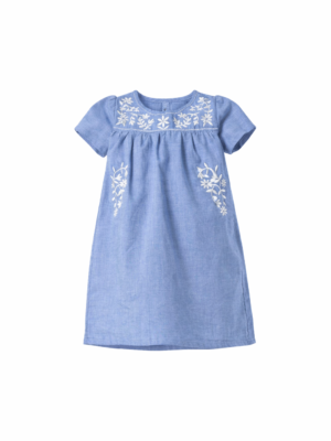 فستان بناتي أزرق مطرز أبيض – ملابس أطفال صيفي رقيقة