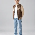 جاكيت أولادي شتوي بني وبيج بتصميم Varsity من A&A